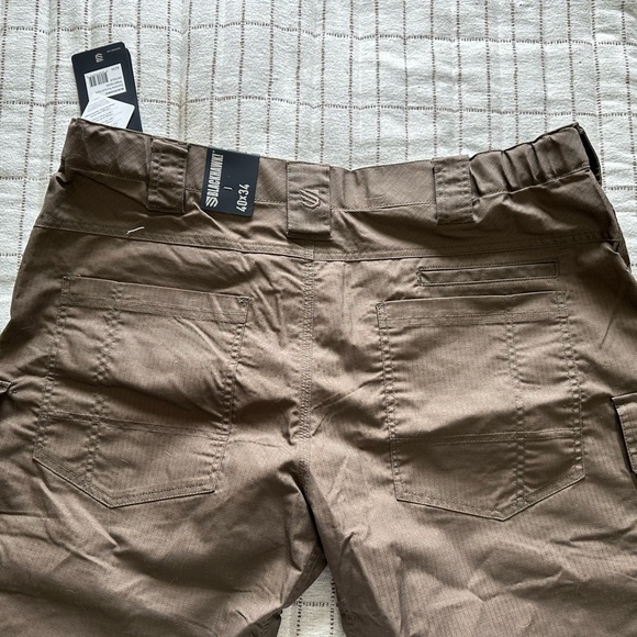40x34 Blackhawk pants NWT - Picture 3 of 5